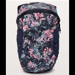 Lululemon Run All Day Backpack II *13L in Dappled Daze Multi / True Navy
